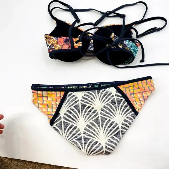 Maaji floral reversible bottoms bikini - Picture 3 of 6